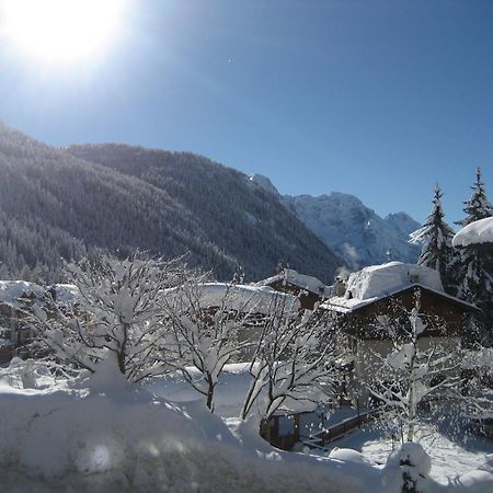 Hotel Garni Dello Sportivo Мадона ди Кампильо Екстериор снимка