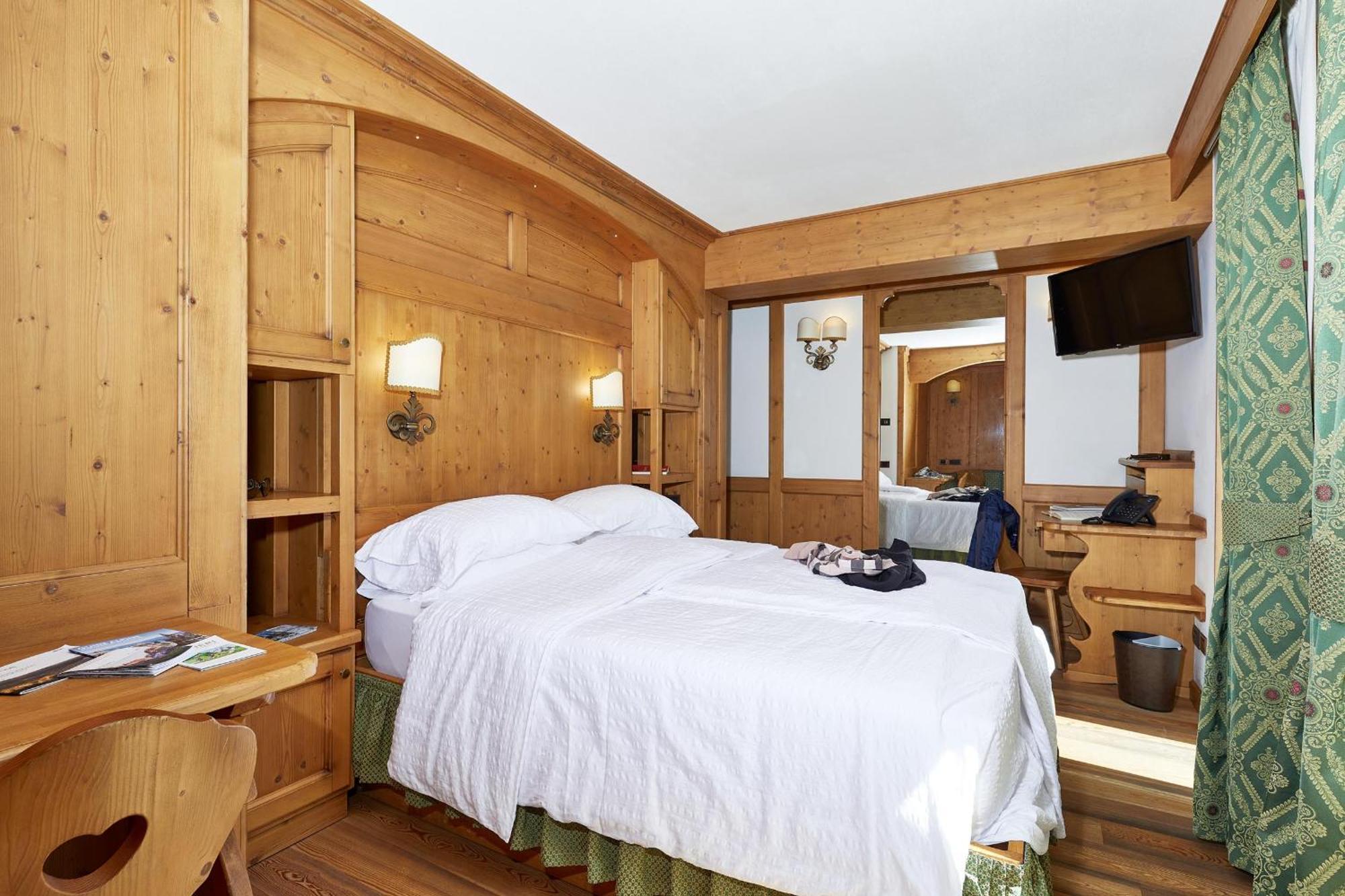 Hotel Garni Dello Sportivo Мадона ди Кампильо Екстериор снимка