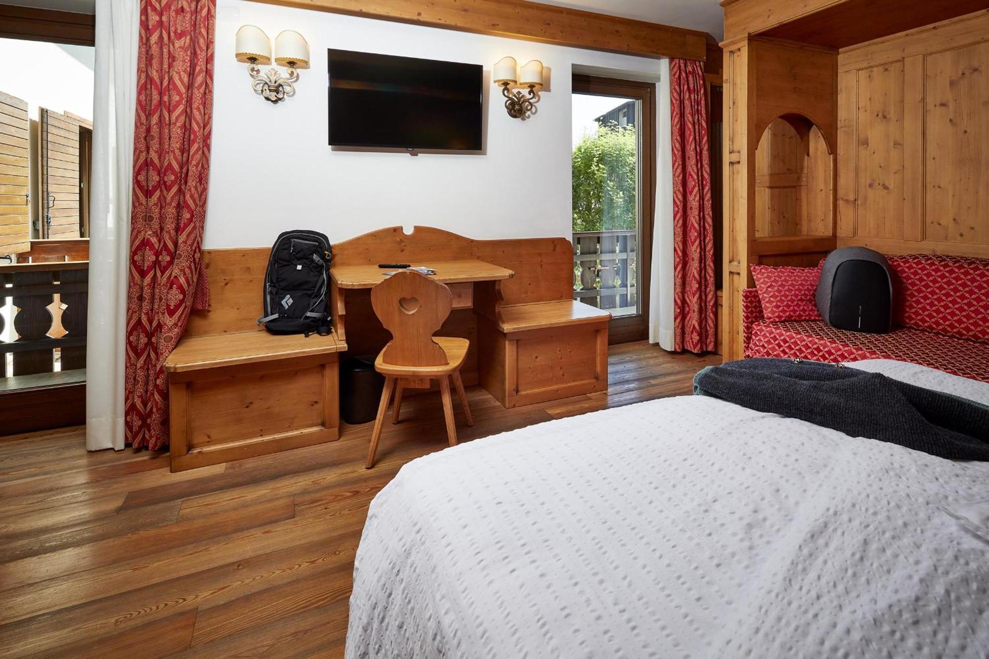 Hotel Garni Dello Sportivo Мадона ди Кампильо Екстериор снимка