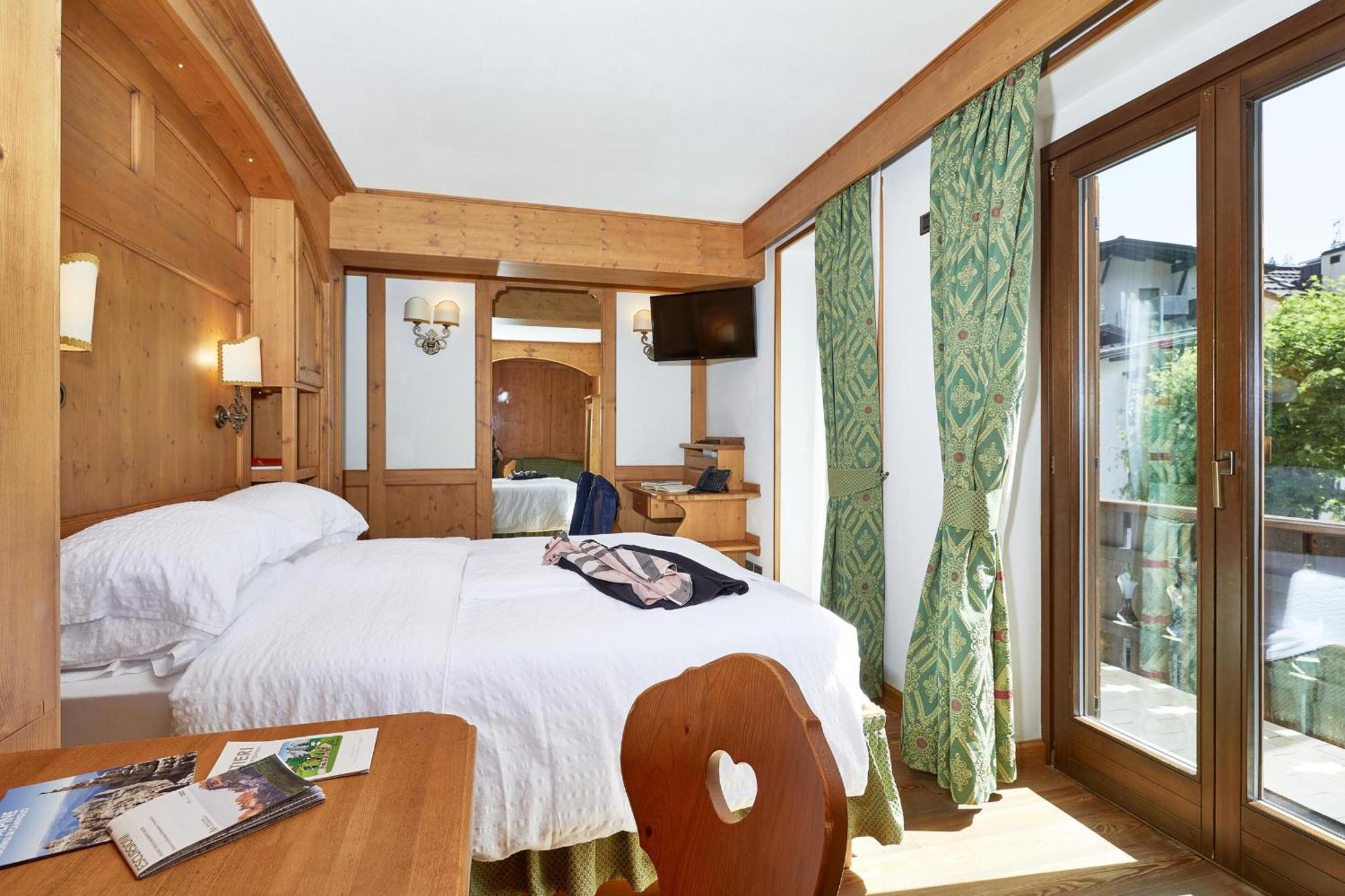 Hotel Garni Dello Sportivo Мадона ди Кампильо Екстериор снимка